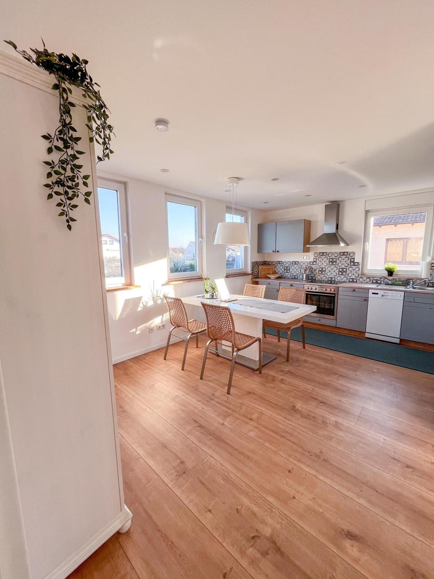 Helle Und Gemuetliche Ferienwohnung In Lorsch Extérieur photo